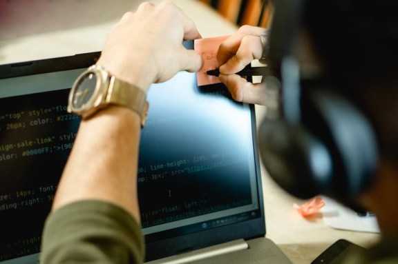 The Role of AI in Freelance Writing: Benefits, Drawbacks, and Future Implications
