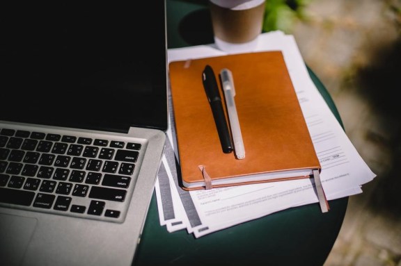 How AI Writing Can Help You Make Money Online?