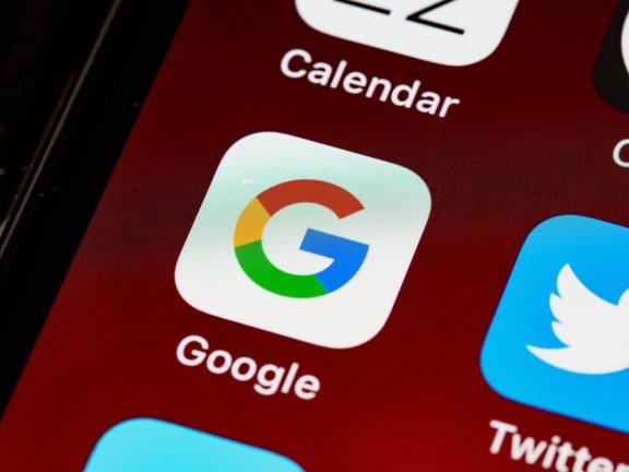 The Future of Search: Which AI App Will Replace Google?