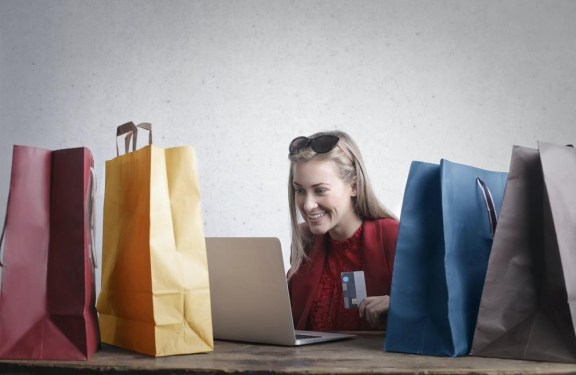 what type of blogs make money